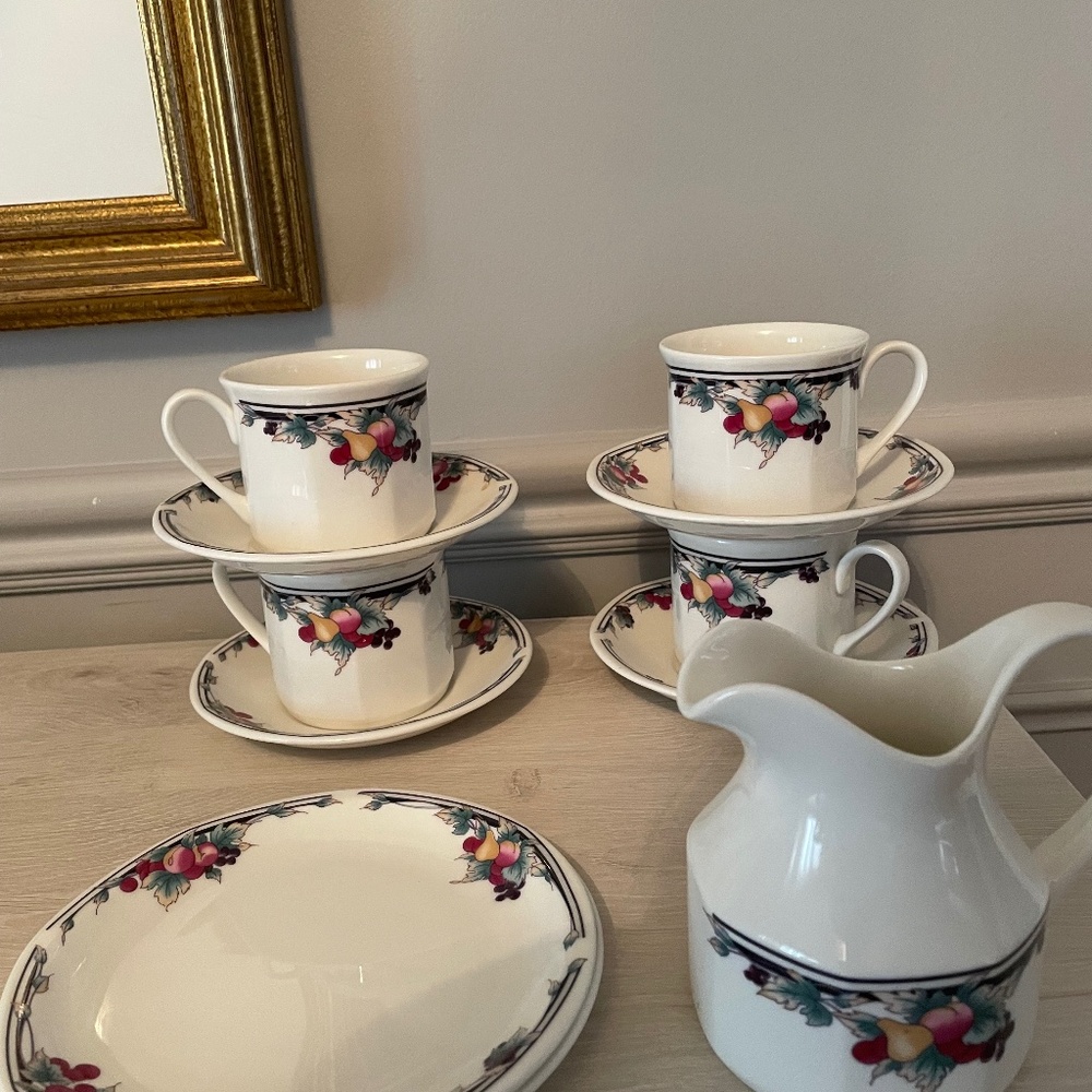 Royal Doulton Autumn’s Glory 4-cup coffee/tea fine china
